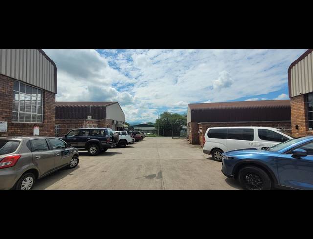 430M² WAREHOUSE TO LET IN VINTONIA